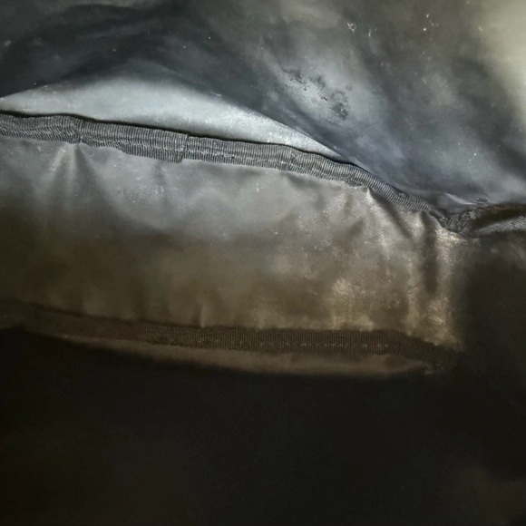 Tumi Cosmetic Travel Toiletries Pouch Case Patent leather - Picture 9 of 13